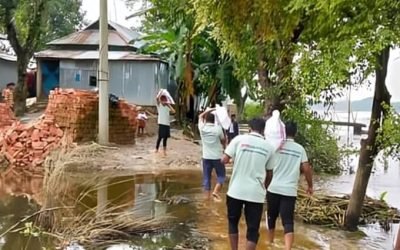 ময়মনসিংহে বন্যায় ক্ষতিগ্রস্থদের খাদ্য সামগ্রী উপহার দিয়েছে স্বেচ্ছাসেবী সংগঠন মিশন হেল্প ফাউন্ডেশন